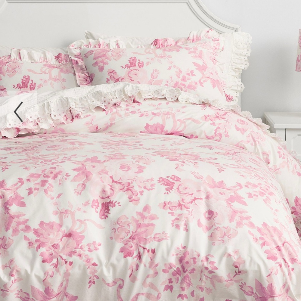 Loveshackfancy Comfortet and pillow shams
